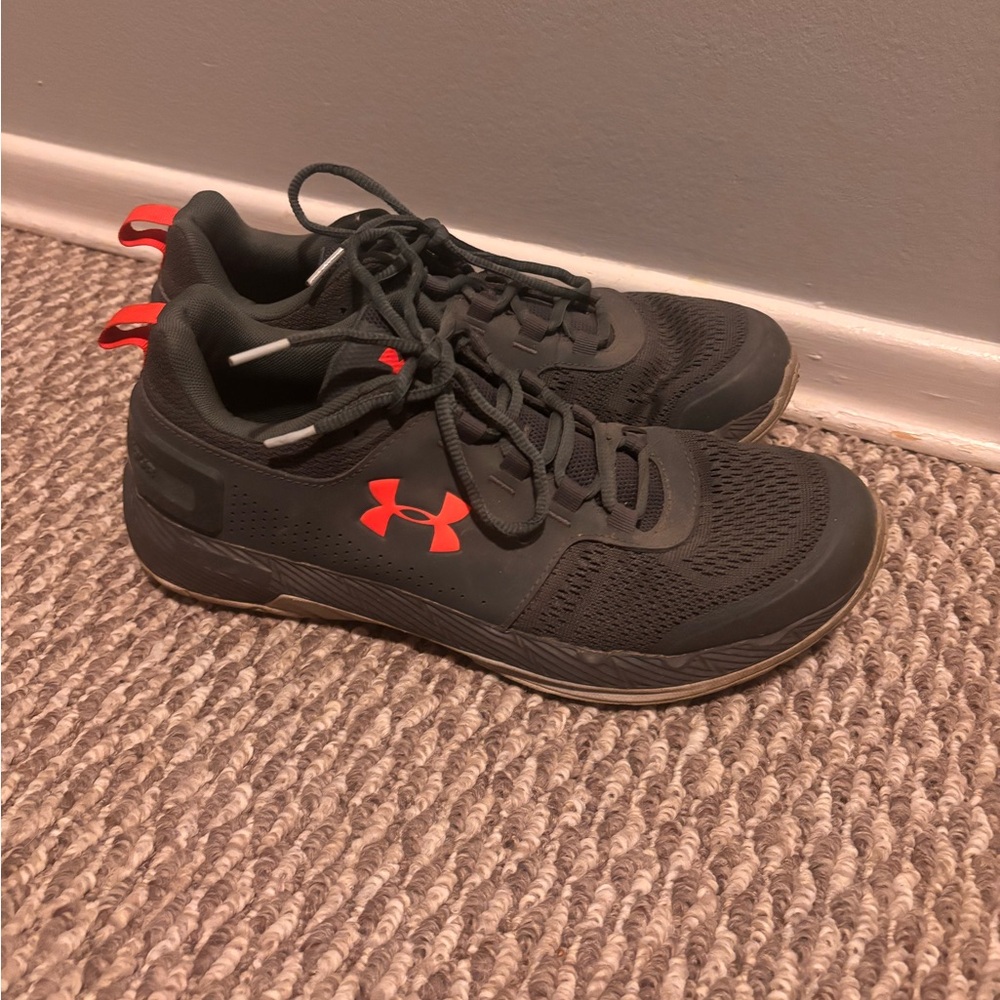 Under Armour Men's Black and Red Athletic Shoes